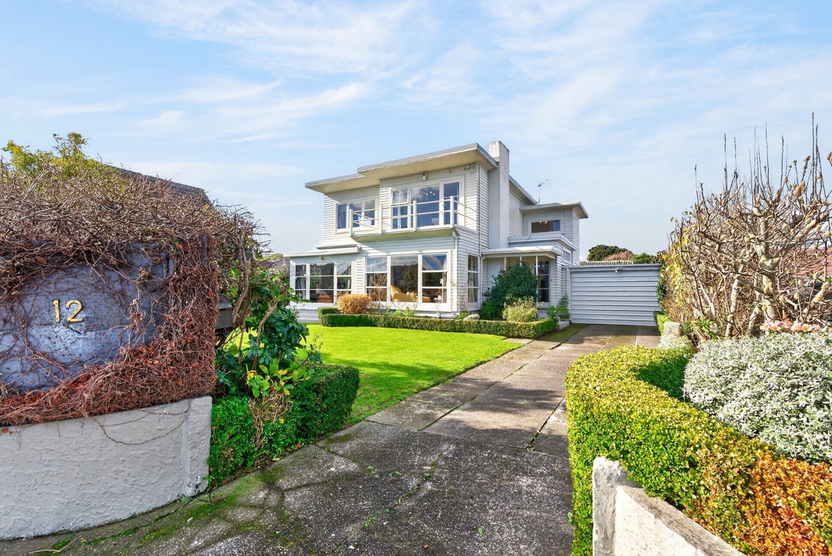12 Bellevue Road, Woburn, Lower Hutt - Carousel 1