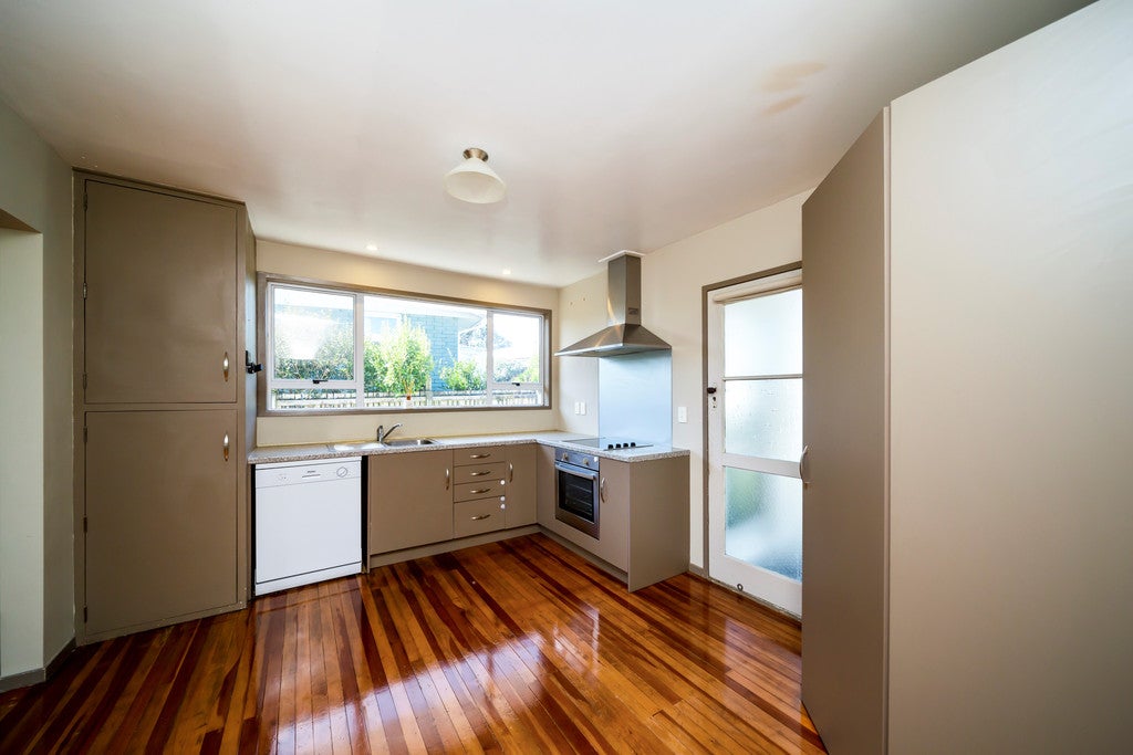 20 Rospeath Crescent, Spotswood, New Plymouth - Carousel 2