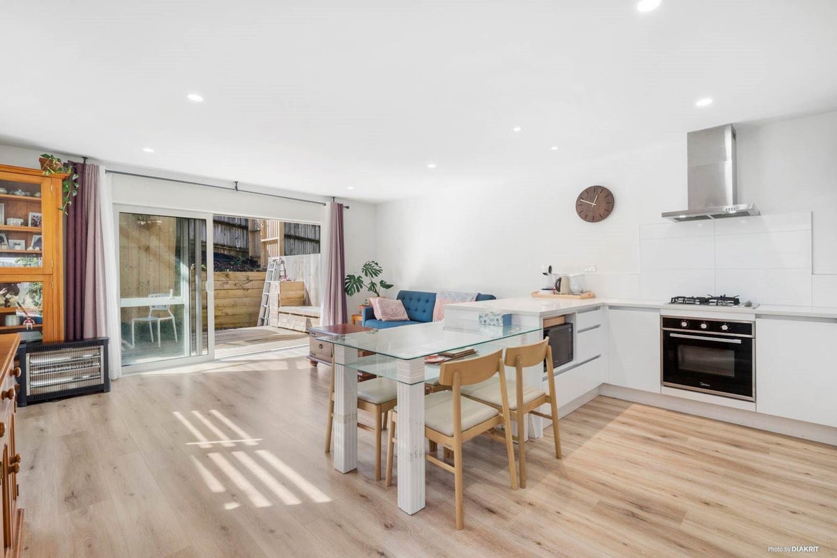 65A Coronation Road, Hillcrest, Auckland - Carousel 2