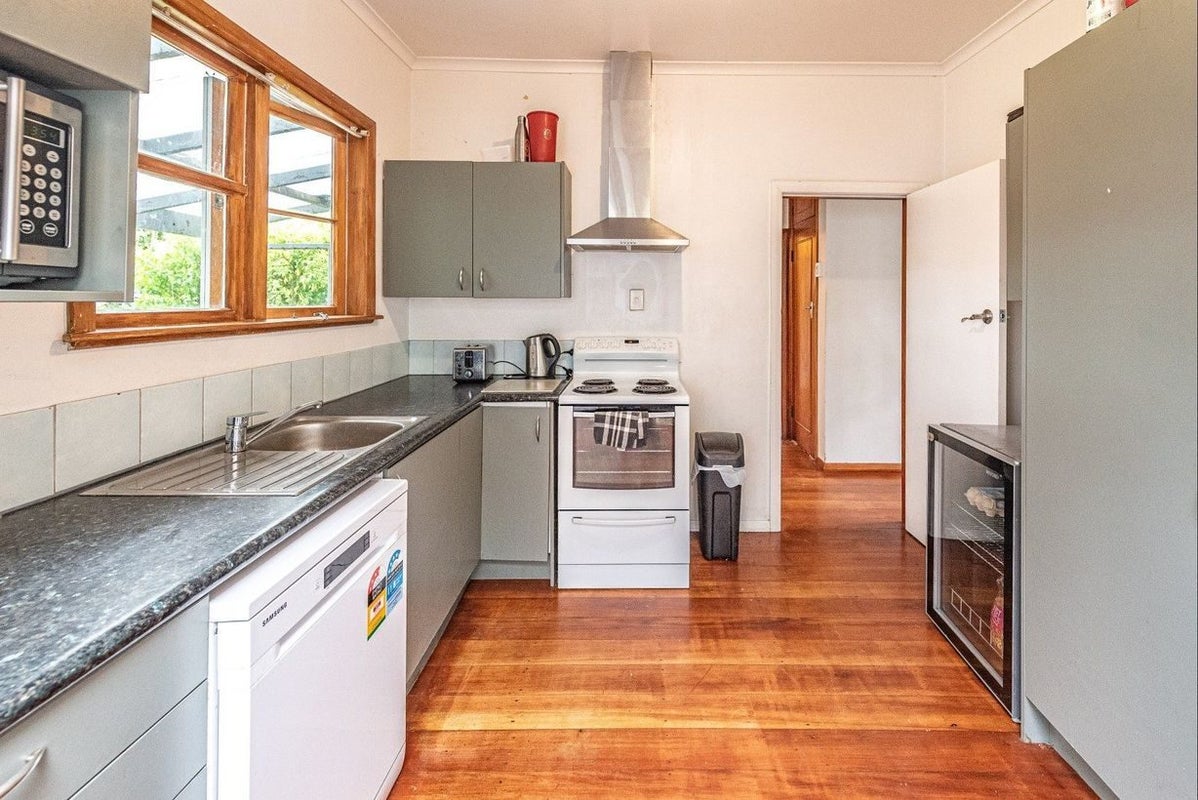 13 Caffray Avenue, Aramoho, Whanganui - Carousel 2