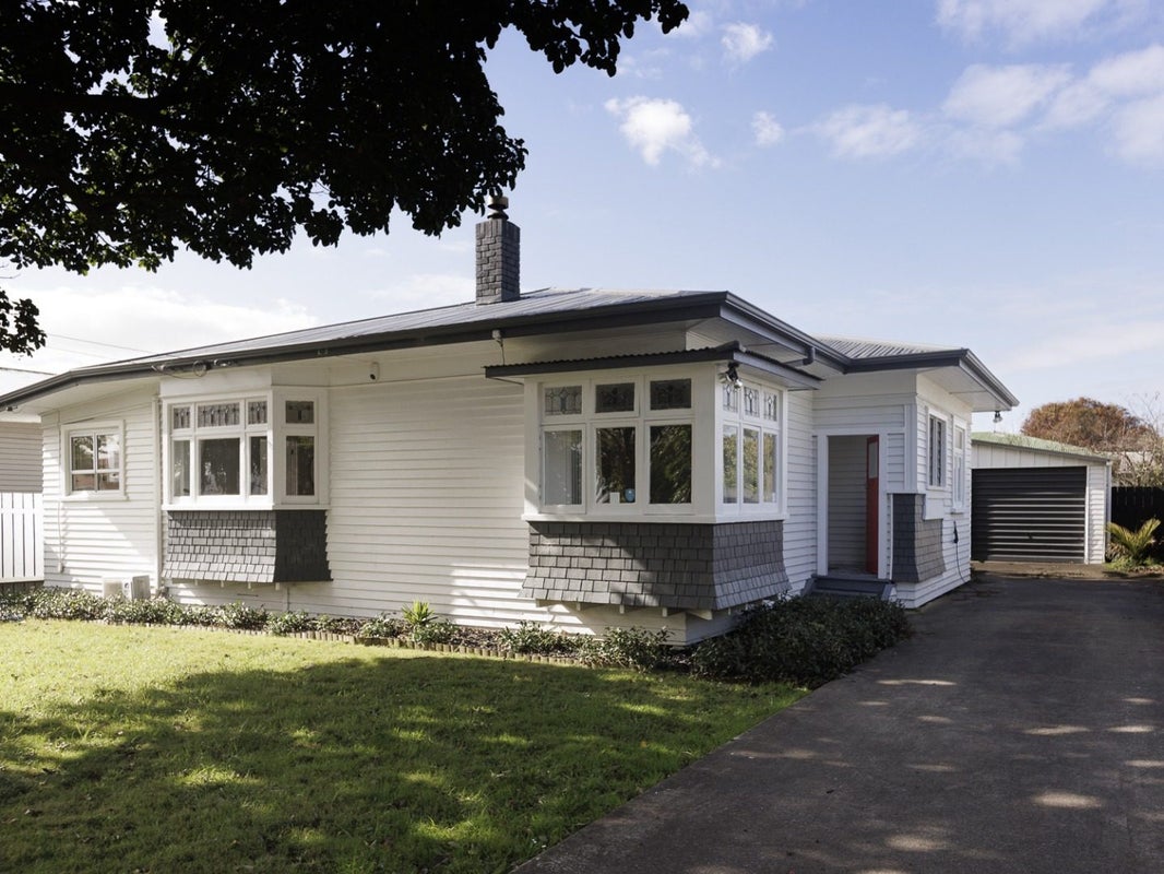 6 William Street, Mangere East, Auckland - Carousel 1