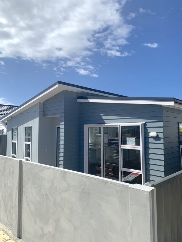 35 Karearea Avenue, Kenepuru, Porirua - Carousel 1