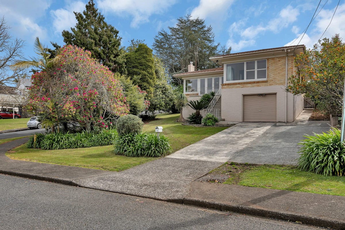 17 Hoey Street, Kamo, Whangarei - Carousel 1