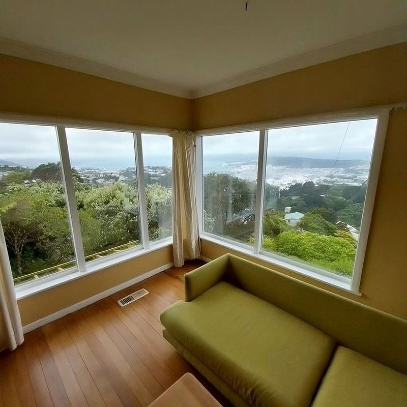 16 Highbury Crescent, Highbury, Wellington - Carousel 2