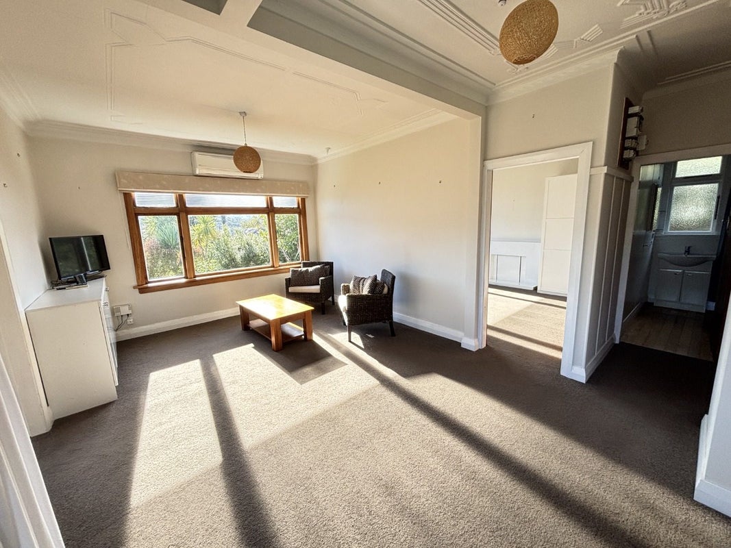29 Cannington Road, Maori Hill, Dunedin - Carousel 2
