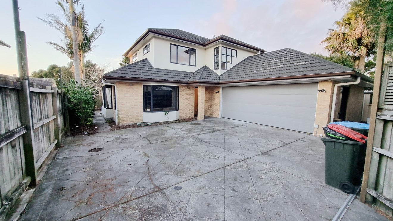3A Fairlands Avenue, Waterview, Auckland - Carousel 1