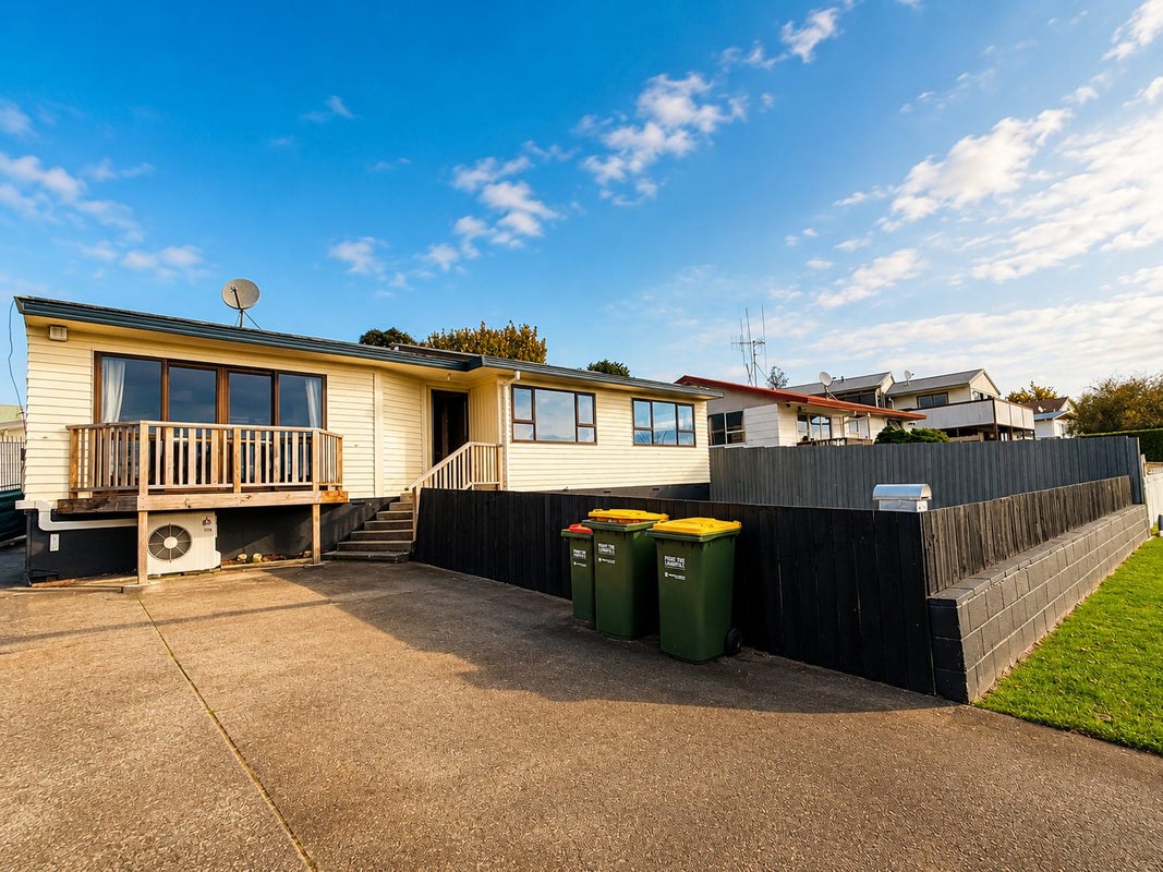 21 Blomfield Street, Nawton, Hamilton - Carousel 1