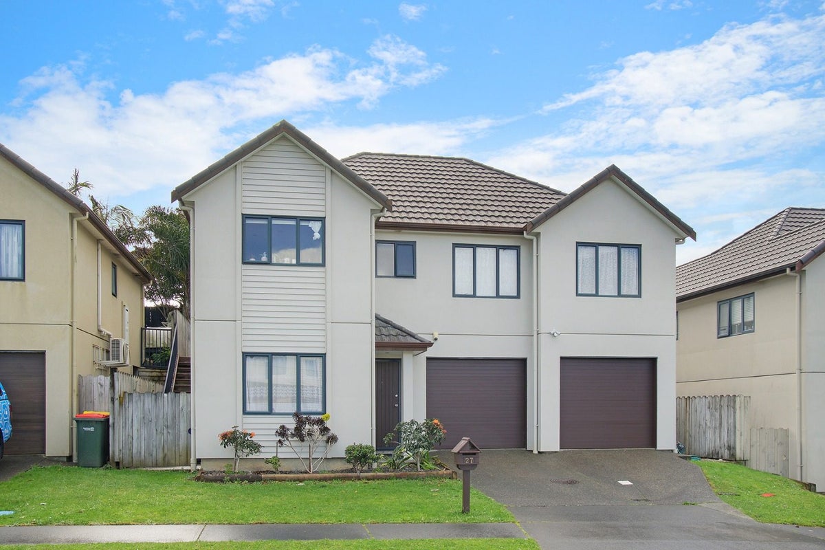 27 Sonoma Crescent, Oteha, Auckland - Carousel 1