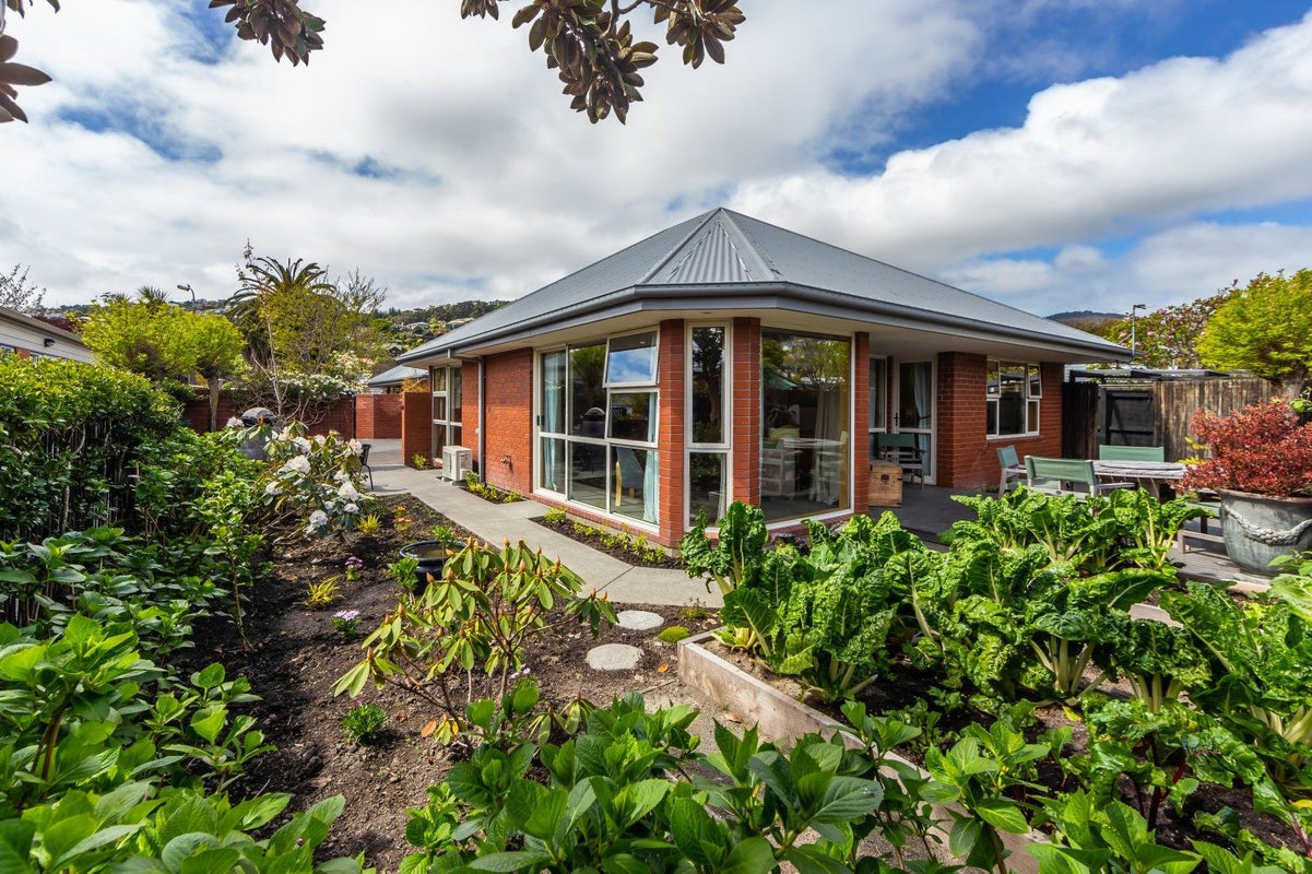 18A Herbs Place, Cashmere, Christchurch - Carousel 1