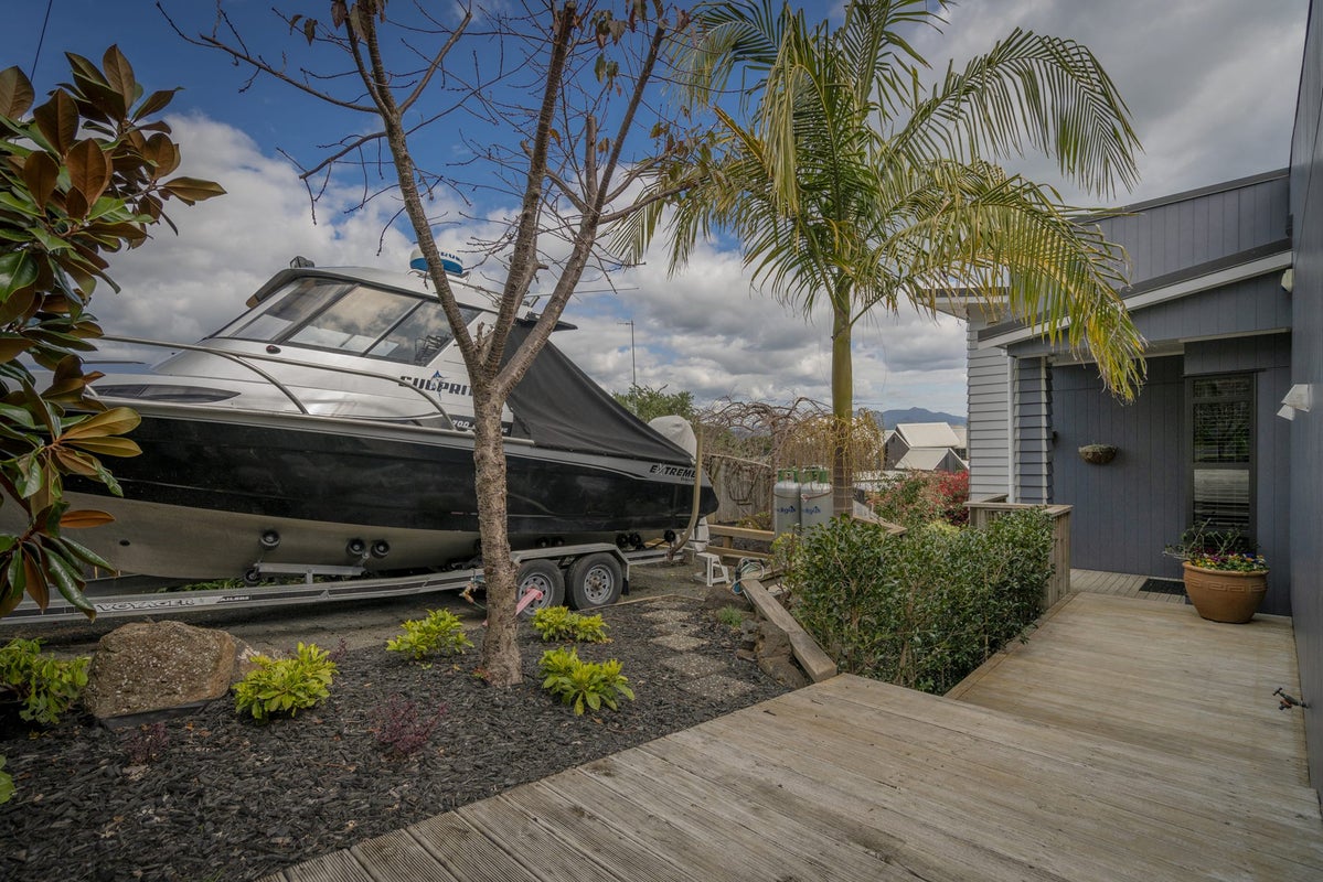 1B Haddon Crescent, Whitianga - Carousel 24