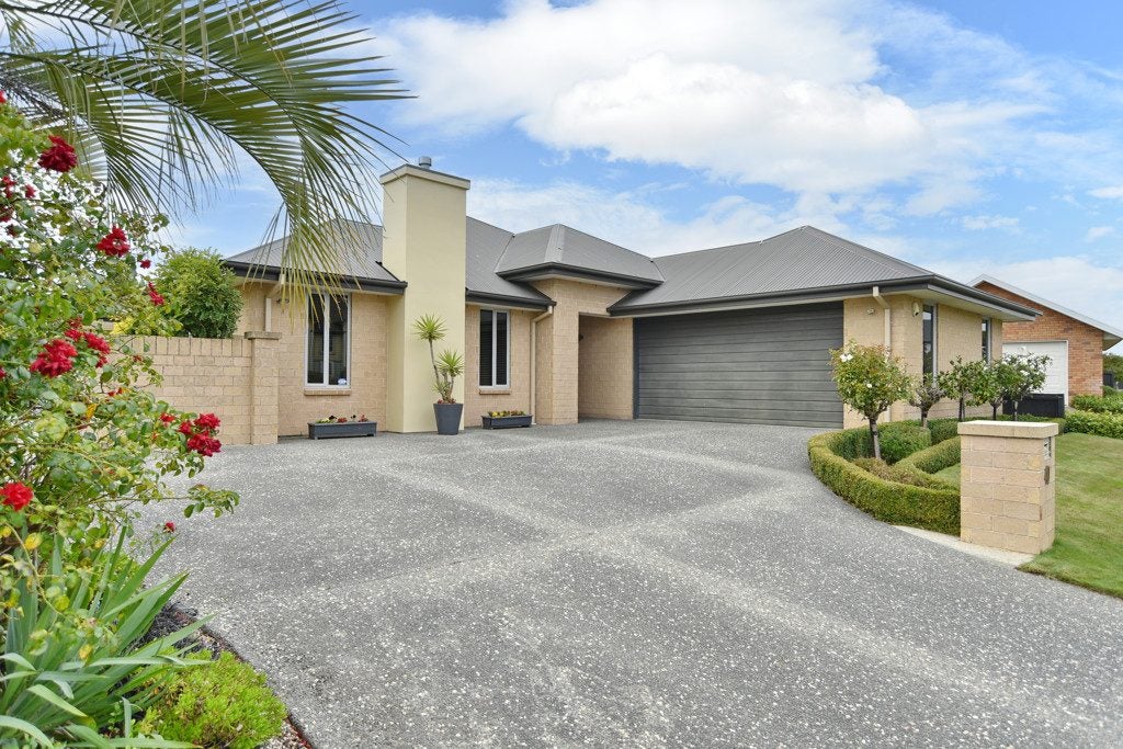 40 Glencullen Drive, Casebrook, Christchurch - Carousel 1