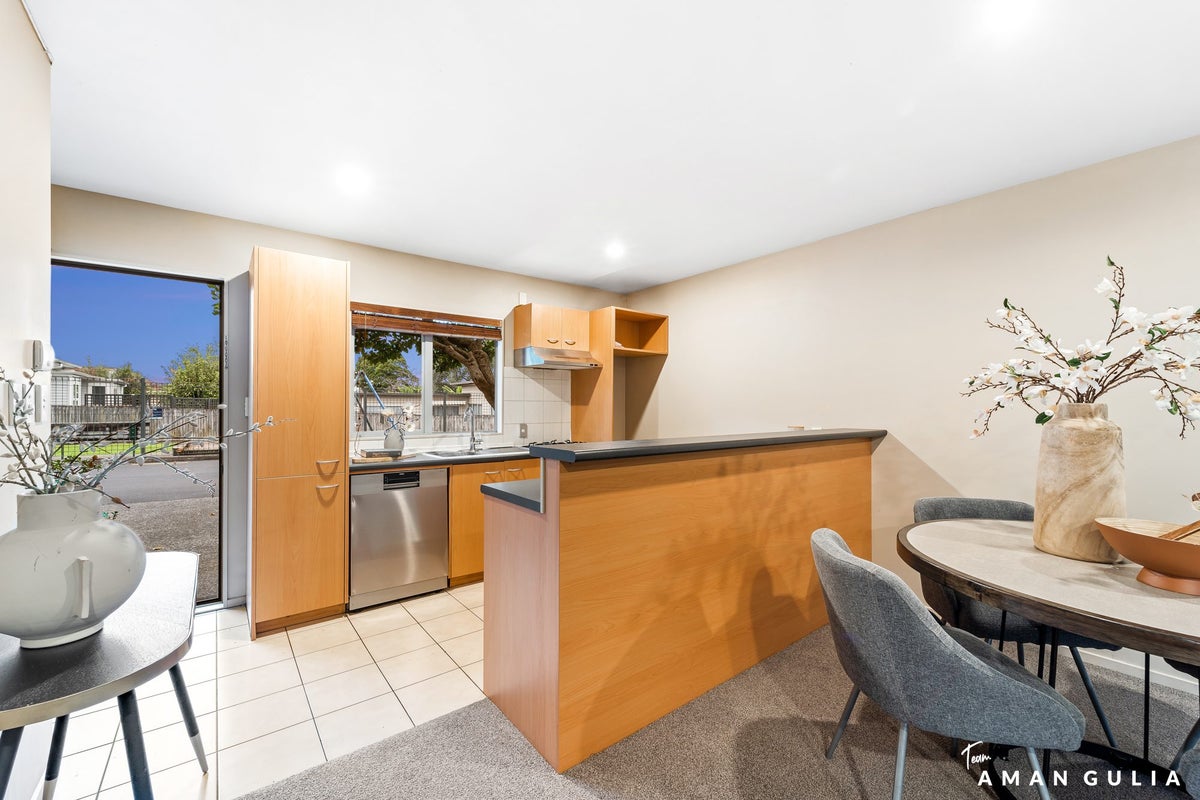 5/218 Captain Springs Road, Te Papapa, Auckland - Carousel 2