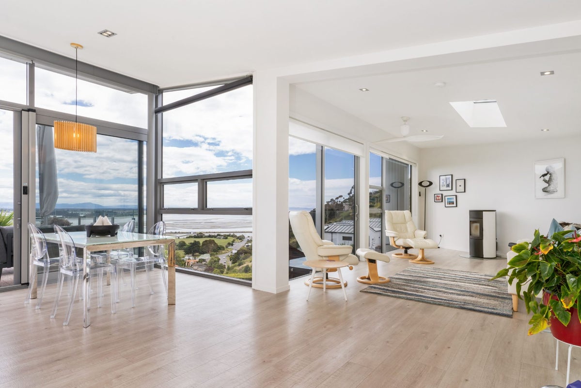 11 Saint Remy Lane, Redcliffs, Christchurch - Carousel 2