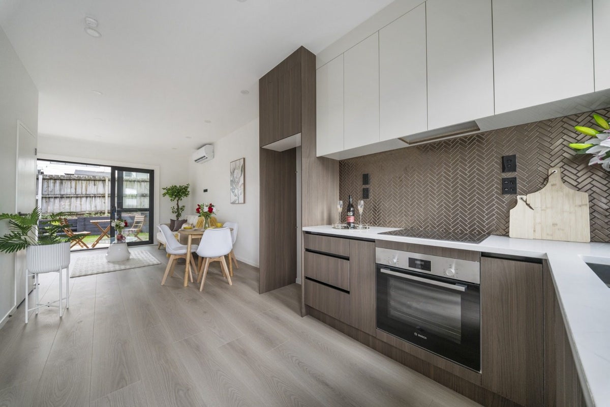 5/302 Blockhouse Bay Road, Avondale, Auckland - Carousel 2