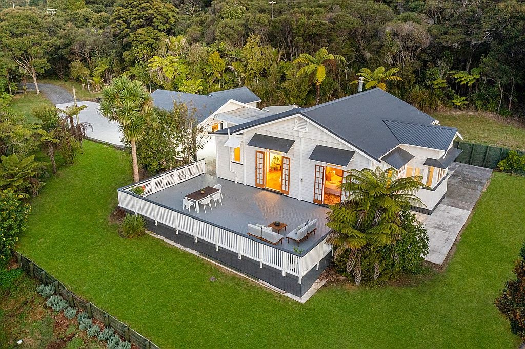 102 Te Henga Road, Henderson - Carousel 1