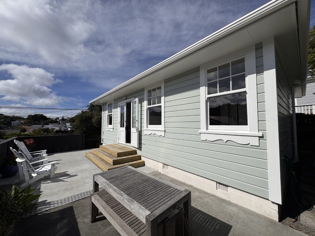 2A Dawson Street, Berhampore, Wellington - Carousel 1