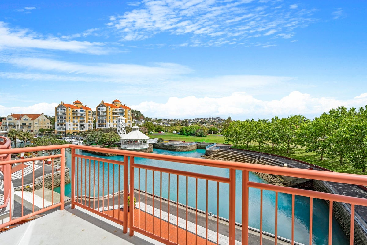 164 Harbour Village Drive, GULF HARBOUR, WHANGAPARAOA - Carousel 2
