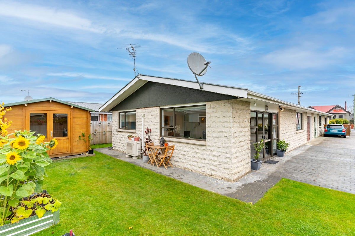 33D Tedder Street, Saint Kilda, Dunedin - Carousel 1
