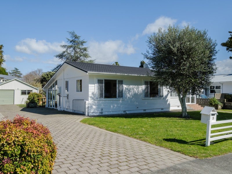 3 Seddon Crescent, Whataupoko, Gisborne - Carousel 1