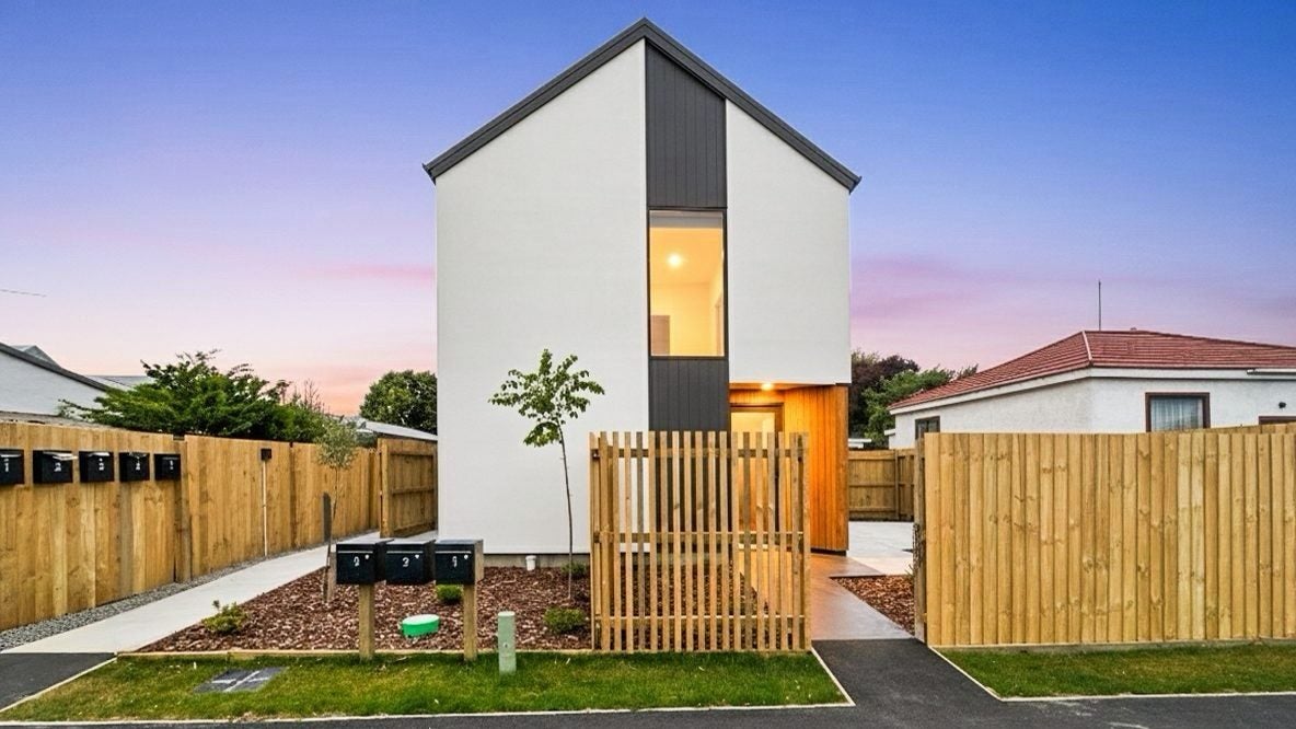2/22 Frederick Street, Waltham, Christchurch - Carousel 1