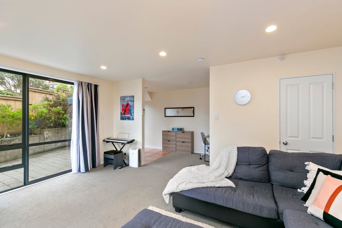 42A Thurleigh Grove, Karori, Wellington - Carousel 2
