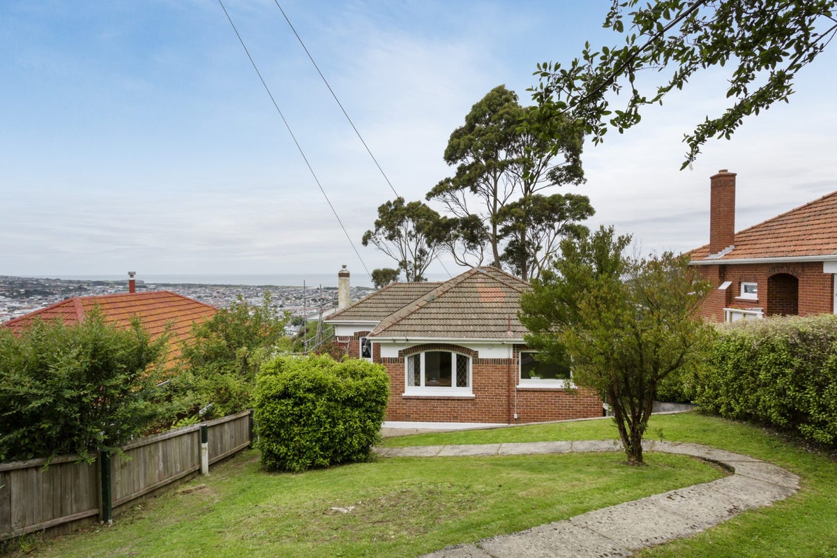 131 Forfar Street, Clyde Hill, Dunedin - Carousel 1