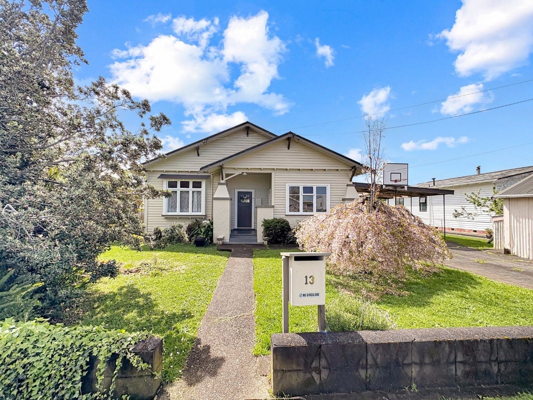 13 Kawakawa Street, Whanganui East, Whanganui - Carousel 1