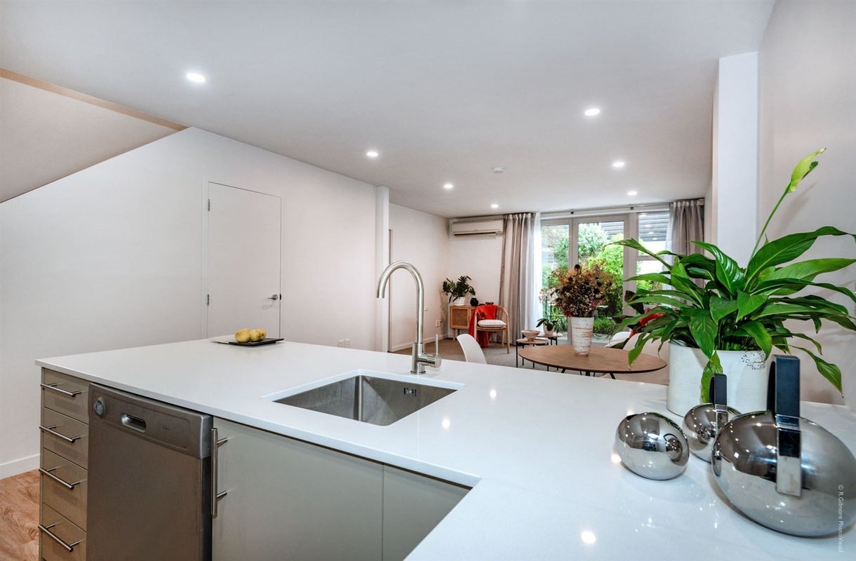 4/44 Packe Street, Edgeware, Christchurch - Carousel 2