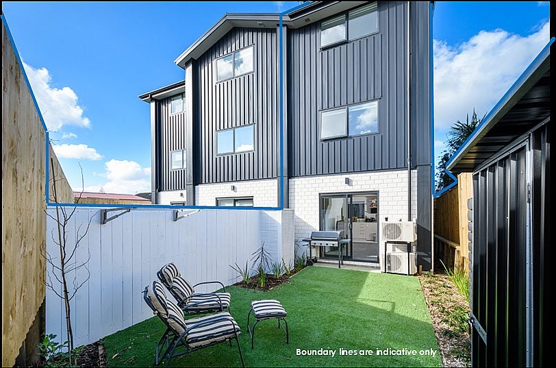 11/59 Neil Avenue, Te Atatu Peninsula, Auckland - Carousel 1