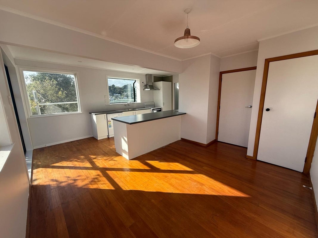 3 Passive Grove, Ascot Park, Porirua - Carousel 1