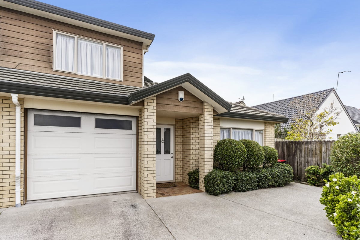 19A Abercrombie Street, Howick, Auckland - Carousel 2