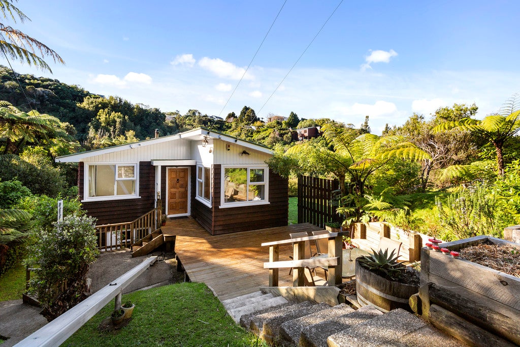 48 Pomare Road, Tirohanga, Lower Hutt - Carousel 1