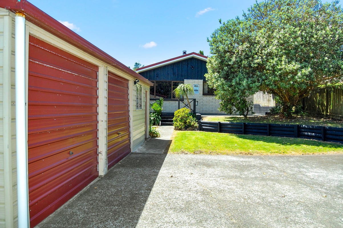 8 Puawai Street, Kaiwaka - Carousel 1