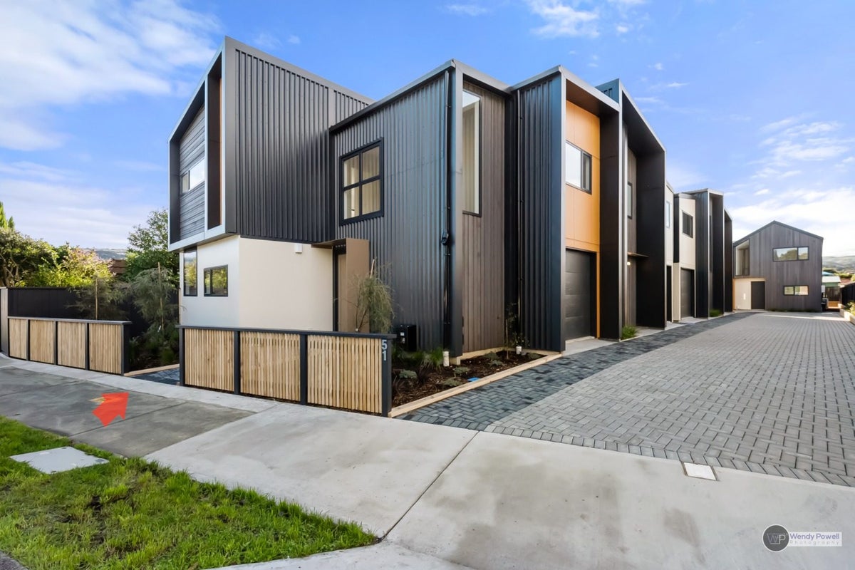 1/51 Kings Crescent, Hutt Central, Lower Hutt - Carousel 1