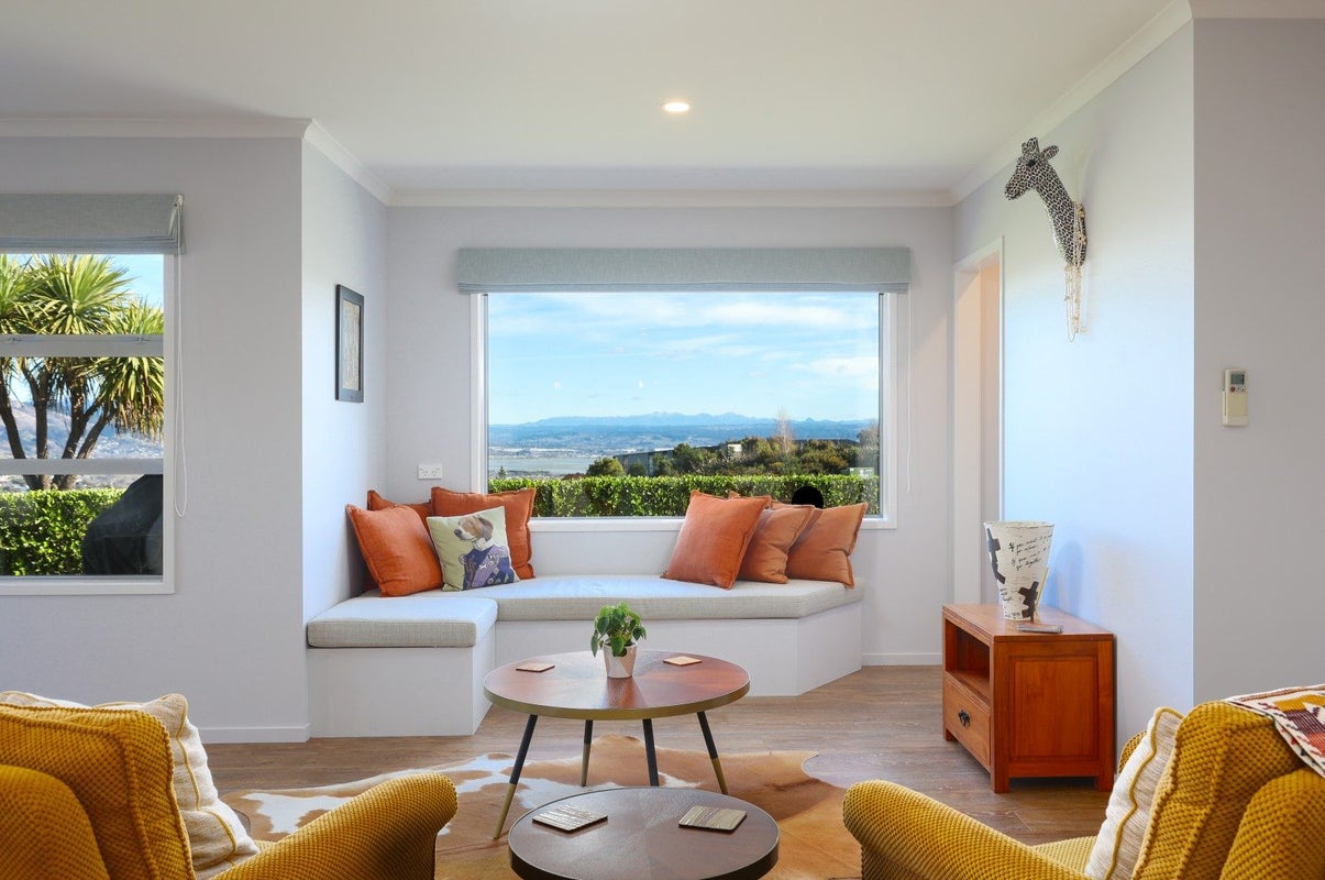 2 Crown Terrace, Britannia Heights, Nelson - Carousel 1