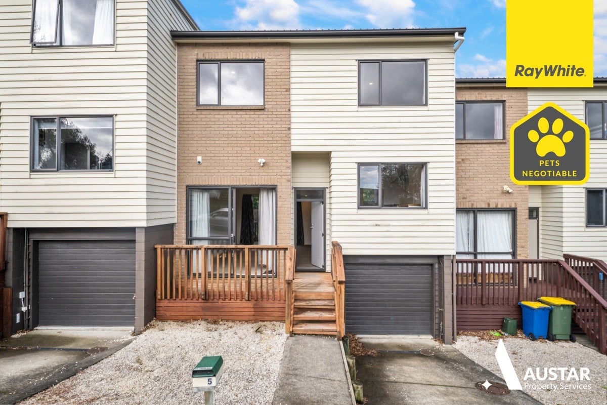5/2 Swan Hill Drive, Glen Eden, Auckland - Carousel 1