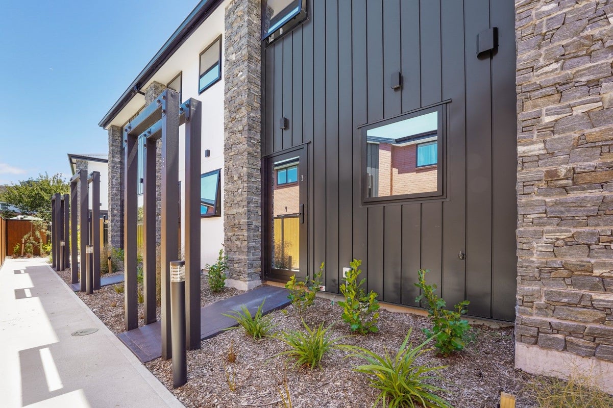 3/5 Milne Crescent, Taita, Lower Hutt - Carousel 1