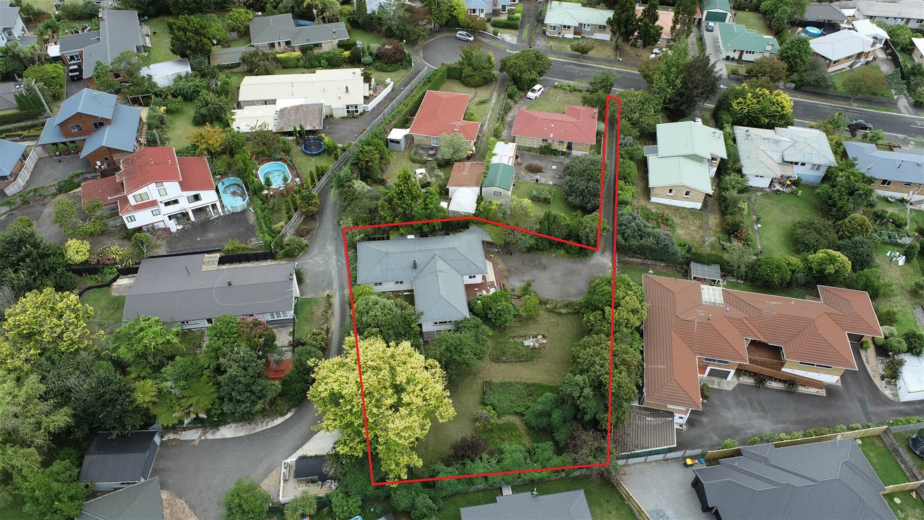 9 Clark Place, Hillcrest, Hamilton - Carousel 2