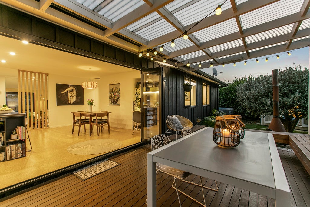 36 Wallace Road, Mangere Bridge, Auckland - Carousel 1