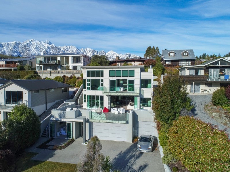 618 Peninsula Road, Kelvin Heights, Queenstown - Carousel 1