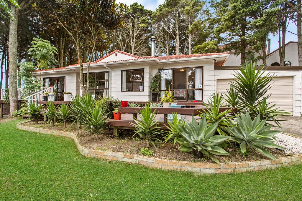 31 Paulownia Place, Totara Heights, Auckland - Carousel 1