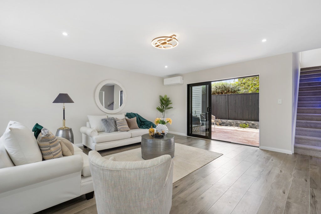 3A Springbank Lane, Te Atatu Peninsula, Auckland - Carousel 2