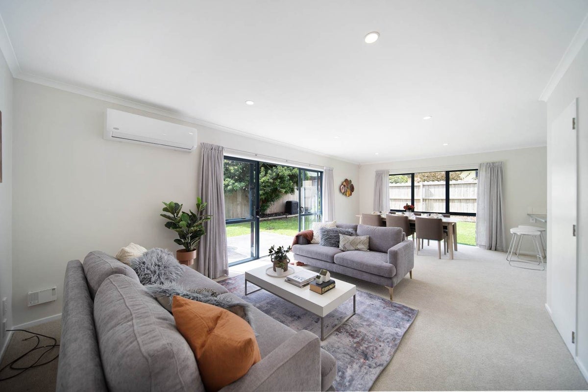 16 Eastland Road, Flat Bush, Manukau City, Auckland - Carousel 2