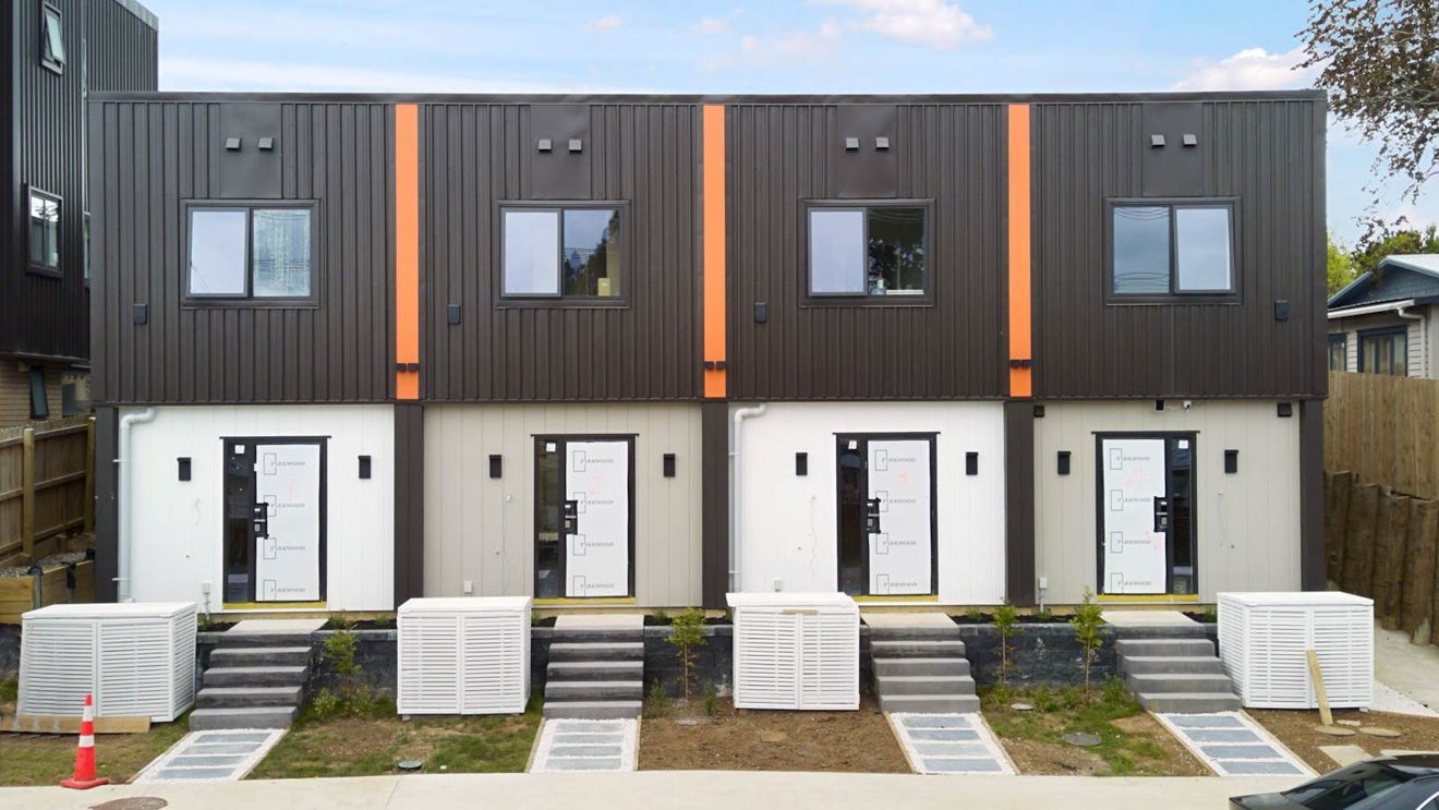 5/52 Newington Road, Henderson, Auckland - Carousel 1