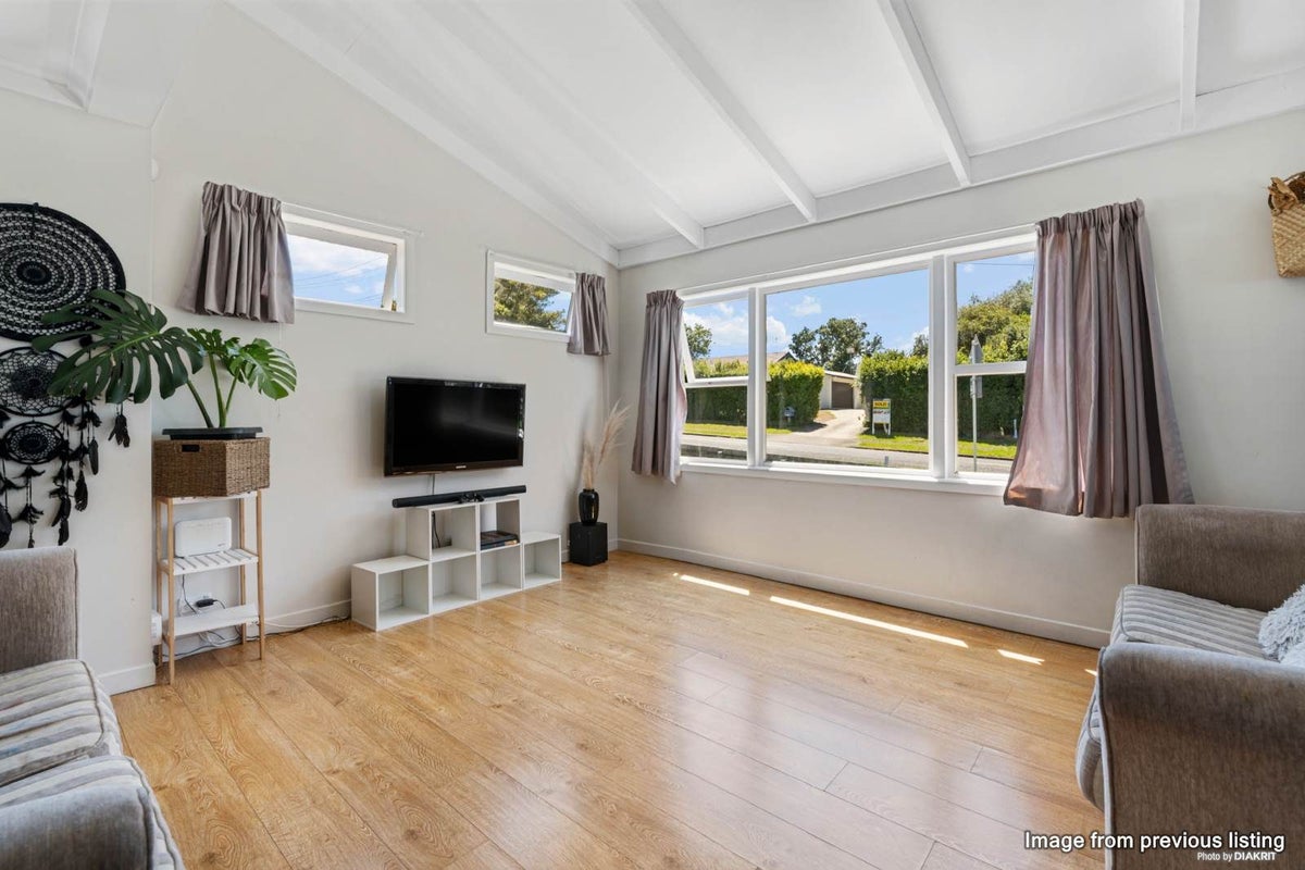 4 Matai Road, Stanmore Bay, Whangaparaoa - Carousel 2