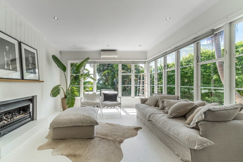36 Harbour View Road, Point Chevalier, Auckland - Carousel 2