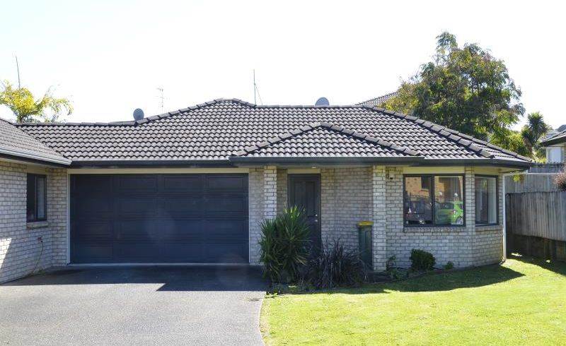 34 Glen Bay Close, Pinehill, Auckland - Carousel 1