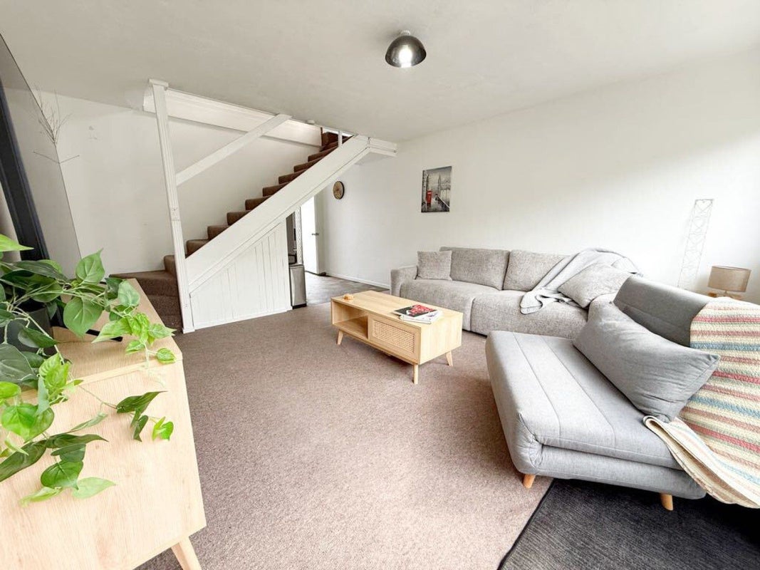 4/702 Grays RD, Mahora, Hastings - Carousel 1
