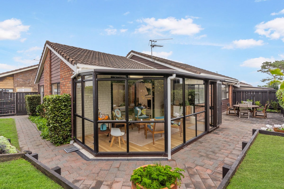 3/55 Alberta Street, Point Chevalier, Auckland - Carousel 1