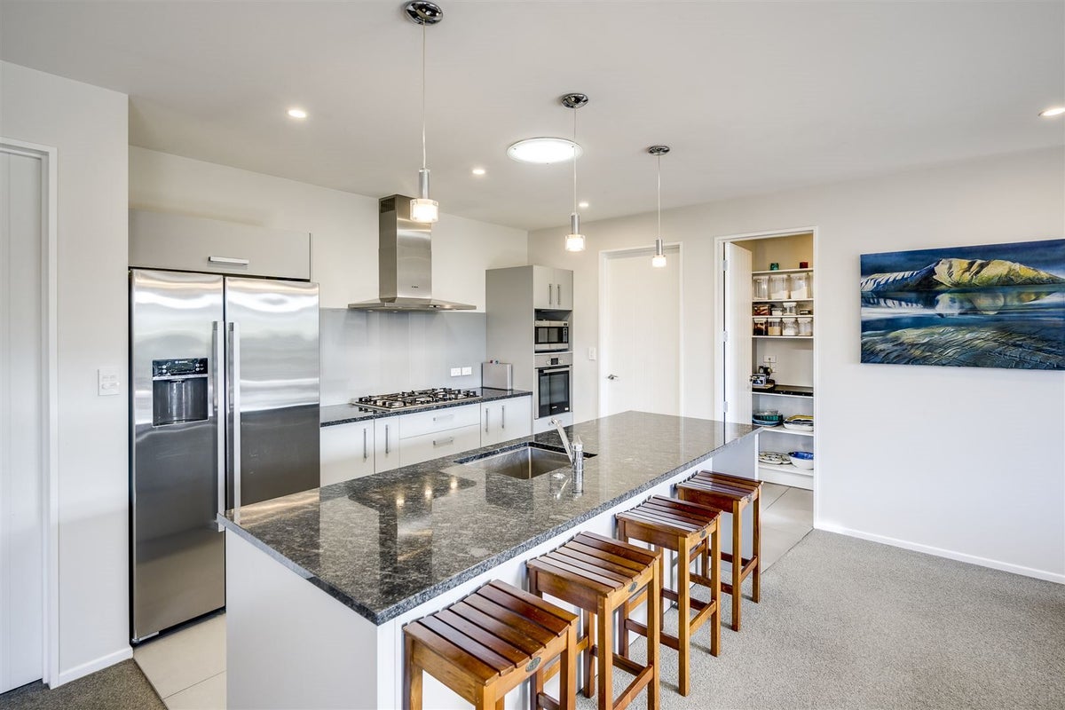 16 Kapiti Drive, Poraiti, Napier - Carousel 2